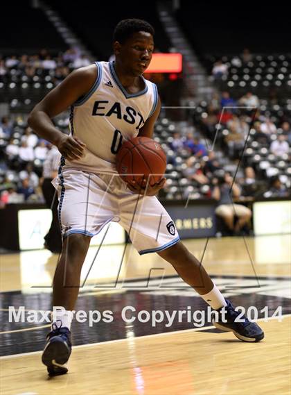 Thumbnail 2 in East vs. Blue Valley North (KSHSAA 6A Quarterfinal) photogallery.