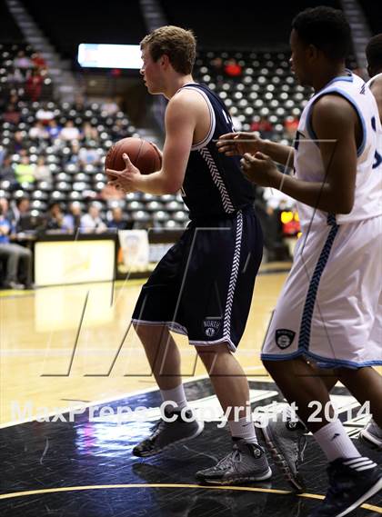 Thumbnail 1 in East vs. Blue Valley North (KSHSAA 6A Quarterfinal) photogallery.