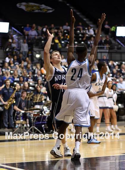 Thumbnail 1 in East vs. Blue Valley North (KSHSAA 6A Quarterfinal) photogallery.