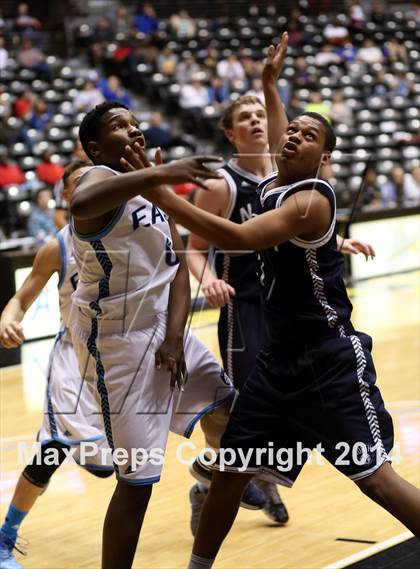 Thumbnail 3 in East vs. Blue Valley North (KSHSAA 6A Quarterfinal) photogallery.