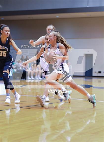 Thumbnail 1 in San Marcos vs. La Costa Canyon (CIF SDS D1 Final) photogallery.