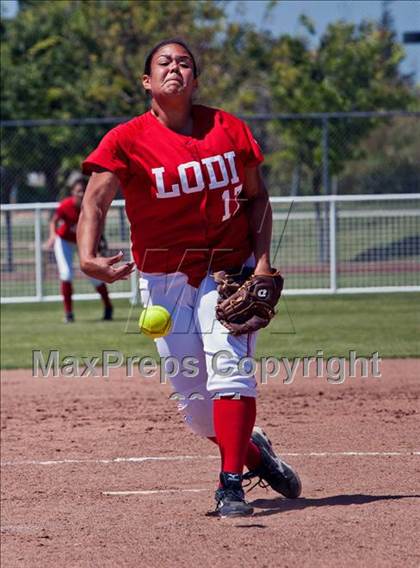 Thumbnail 1 in St. Francis vs. Lodi photogallery.