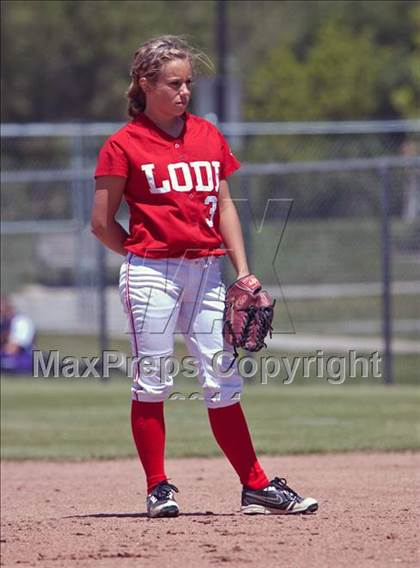 Thumbnail 3 in St. Francis vs. Lodi photogallery.