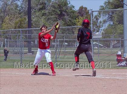 Thumbnail 2 in St. Francis vs. Lodi photogallery.