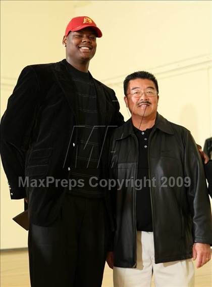 Thumbnail 1 in Renardo Sidney College Annoucement @ Fairfax High School photogallery.
