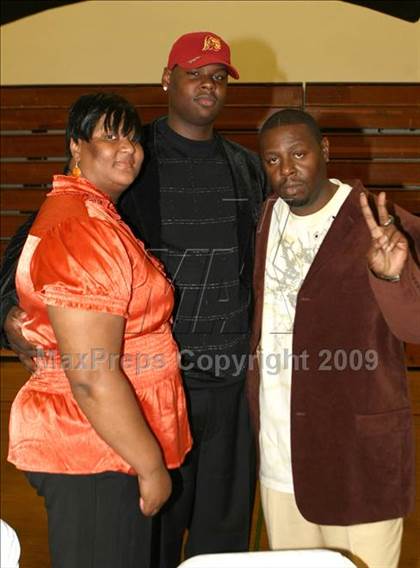 Thumbnail 1 in Renardo Sidney College Annoucement @ Fairfax High School photogallery.