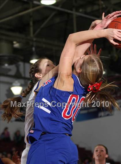 Thumbnail 1 in Hamilton vs. Durham (CIF NS D5 Final) photogallery.