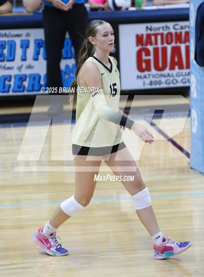 Thumbnail 2 in Draughn @ Foard photogallery.