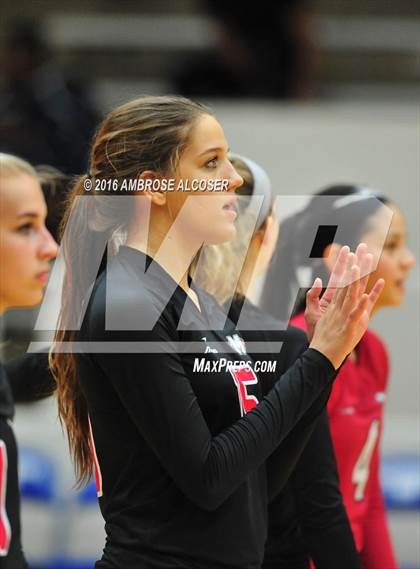 Thumbnail 2 in Goose Creek Memorial vs. Dawson (UIL 6A Area Playoff) photogallery.