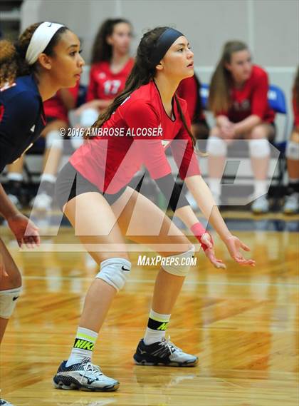 Thumbnail 3 in Goose Creek Memorial vs. Dawson (UIL 6A Area Playoff) photogallery.