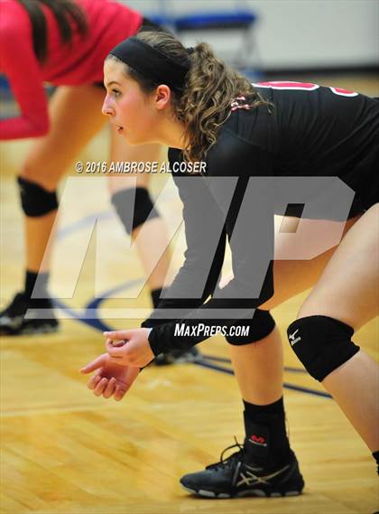 Thumbnail 3 in Goose Creek Memorial vs. Dawson (UIL 6A Area Playoff) photogallery.
