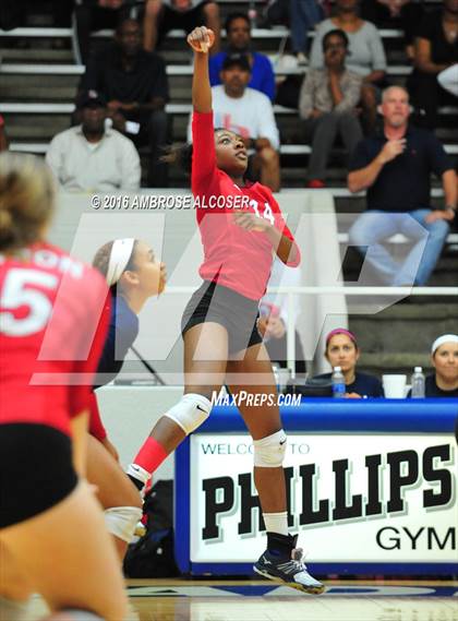 Thumbnail 1 in Goose Creek Memorial vs. Dawson (UIL 6A Area Playoff) photogallery.