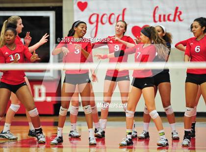 Thumbnail 2 in Goose Creek Memorial vs. Dawson (UIL 6A Area Playoff) photogallery.