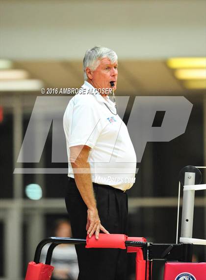 Thumbnail 2 in Goose Creek Memorial vs. Dawson (UIL 6A Area Playoff) photogallery.