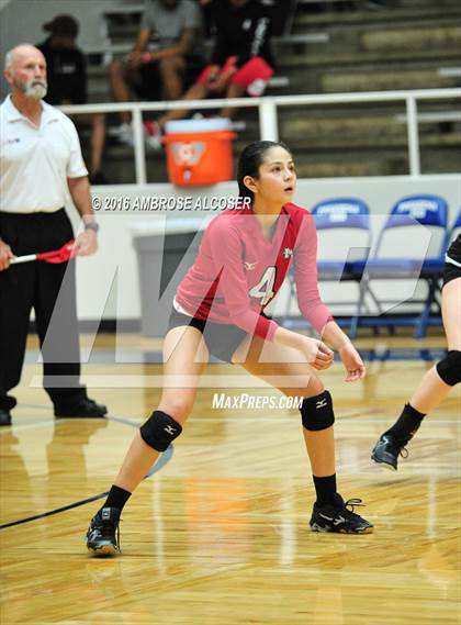 Thumbnail 2 in Goose Creek Memorial vs. Dawson (UIL 6A Area Playoff) photogallery.
