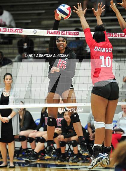 Thumbnail 3 in Goose Creek Memorial vs. Dawson (UIL 6A Area Playoff) photogallery.