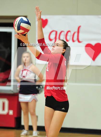Thumbnail 3 in Goose Creek Memorial vs. Dawson (UIL 6A Area Playoff) photogallery.