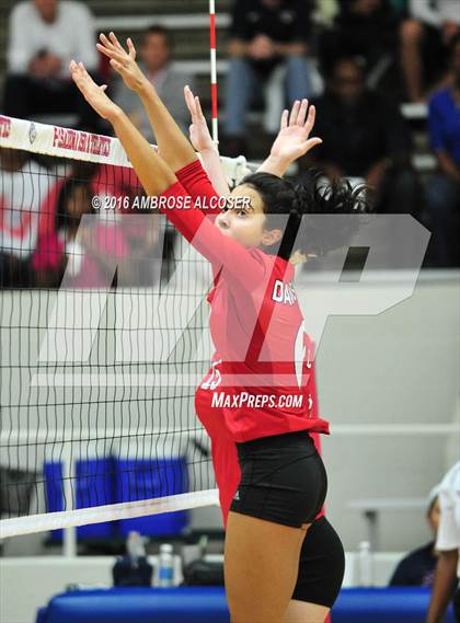 Thumbnail 2 in Goose Creek Memorial vs. Dawson (UIL 6A Area Playoff) photogallery.