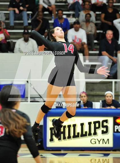 Thumbnail 3 in Goose Creek Memorial vs. Dawson (UIL 6A Area Playoff) photogallery.