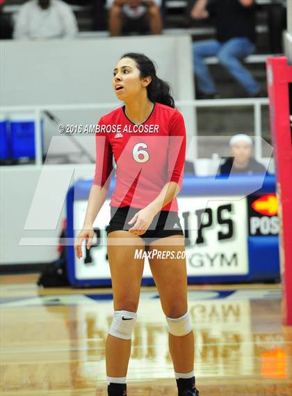 Thumbnail 3 in Goose Creek Memorial vs. Dawson (UIL 6A Area Playoff) photogallery.