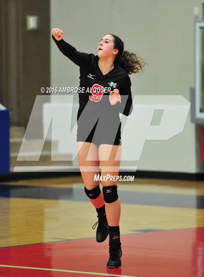 Thumbnail 3 in Goose Creek Memorial vs. Dawson (UIL 6A Area Playoff) photogallery.