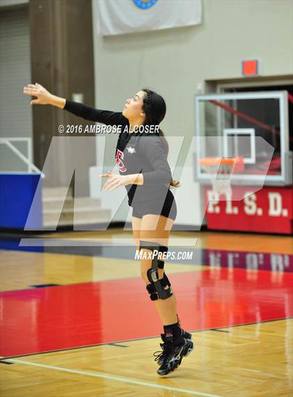 Thumbnail 3 in Goose Creek Memorial vs. Dawson (UIL 6A Area Playoff) photogallery.
