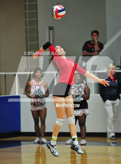 Thumbnail 3 in Goose Creek Memorial vs. Dawson (UIL 6A Area Playoff) photogallery.