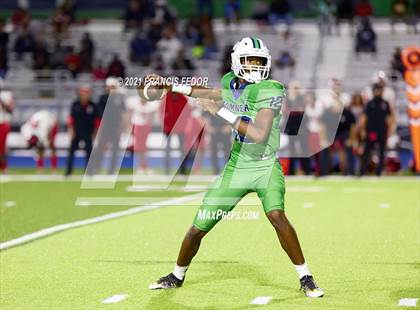 Thumbnail 1 in Sumner vs. Hillsborough (FHSAA 6A Regional Semifinal) photogallery.