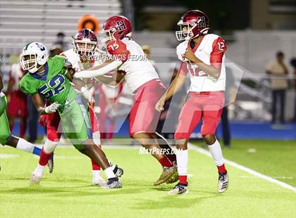 Thumbnail 3 in Sumner vs. Hillsborough (FHSAA 6A Regional Semifinal) photogallery.