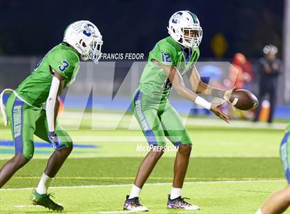 Thumbnail 1 in Sumner vs. Hillsborough (FHSAA 6A Regional Semifinal) photogallery.