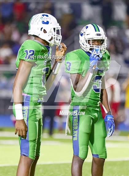 Thumbnail 3 in Sumner vs. Hillsborough (FHSAA 6A Regional Semifinal) photogallery.