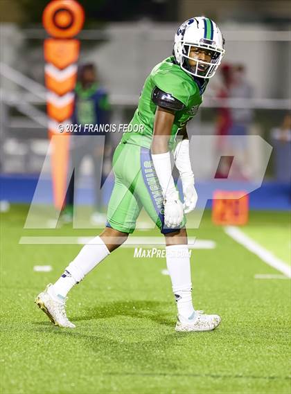 Thumbnail 2 in Sumner vs. Hillsborough (FHSAA 6A Regional Semifinal) photogallery.