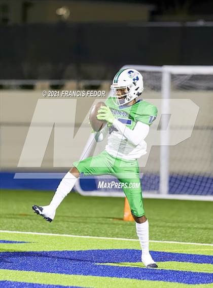 Thumbnail 1 in Sumner vs. Hillsborough (FHSAA 6A Regional Semifinal) photogallery.