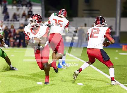 Thumbnail 1 in Sumner vs. Hillsborough (FHSAA 6A Regional Semifinal) photogallery.