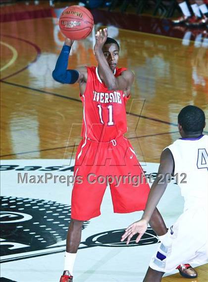 Thumbnail 1 in Gonzaga vs Riverside (Spalding Hoophall Classic) photogallery.