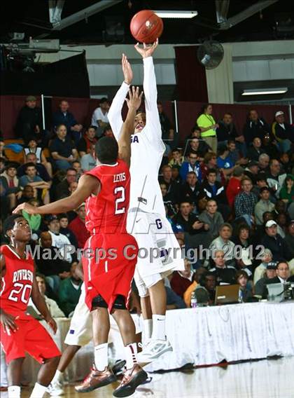 Thumbnail 1 in Gonzaga vs Riverside (Spalding Hoophall Classic) photogallery.