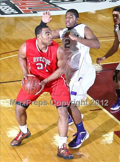 Thumbnail 2 in Gonzaga vs Riverside (Spalding Hoophall Classic) photogallery.