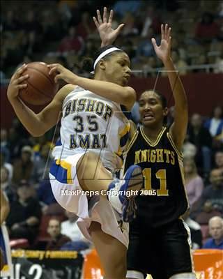 Thumbnail 2 in Bishop Amat vs. Bishop Montgomery (SoCal D3 Final) photogallery.
