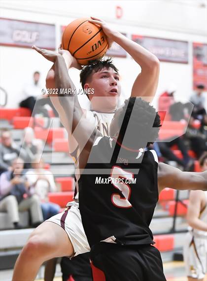 Thumbnail 1 in Salpointe Catholic vs. Maricopa (Phoenix Union High Classic) photogallery.