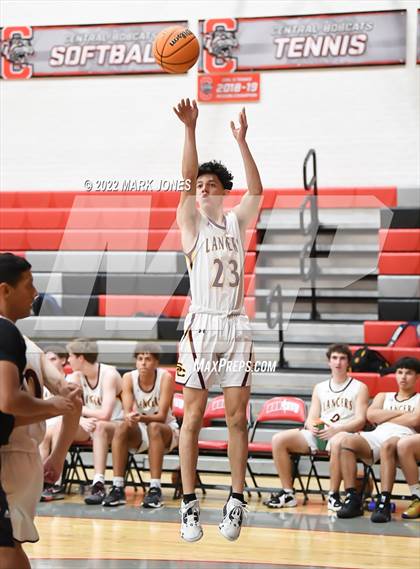 Thumbnail 1 in Salpointe Catholic vs. Maricopa (Phoenix Union High Classic) photogallery.