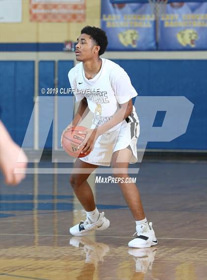 Thumbnail 2 in Georgetown Prep vs Goose Creek (Rotary Roundball Classic)  photogallery.