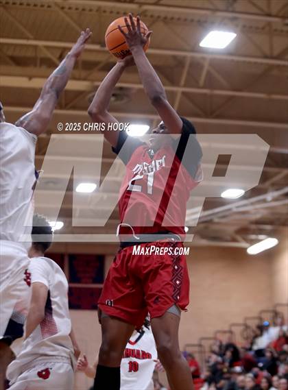 Thumbnail 3 in Dysart vs Sahuaro (AIA 4A Quarterfinals) photogallery.