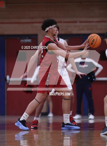 Thumbnail 1 in Dysart vs Sahuaro (AIA 4A Quarterfinals) photogallery.