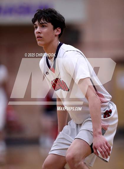 Thumbnail 3 in Dysart vs Sahuaro (AIA 4A Quarterfinals) photogallery.