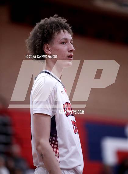 Thumbnail 3 in Dysart vs Sahuaro (AIA 4A Quarterfinals) photogallery.