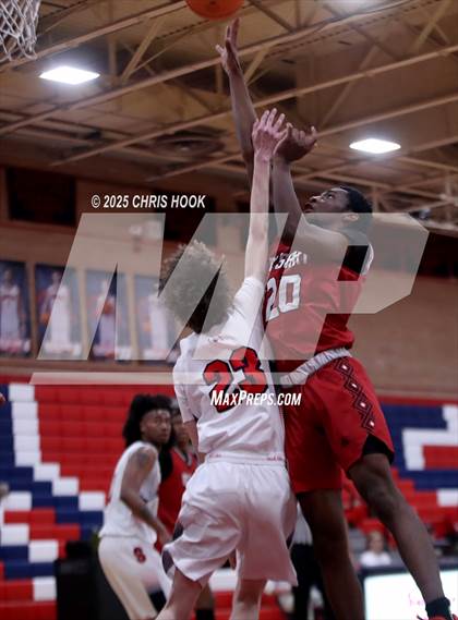 Thumbnail 2 in Dysart vs Sahuaro (AIA 4A Quarterfinals) photogallery.