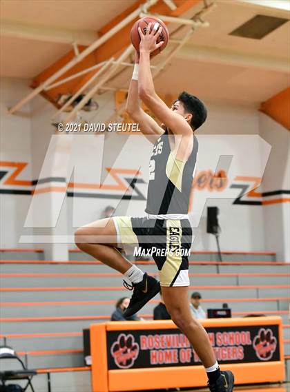 Thumbnail 1 in Enochs vs. Gunderson (Tiger Classic) photogallery.