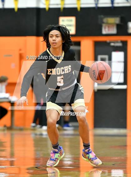 Thumbnail 1 in Enochs vs. Gunderson (Tiger Classic) photogallery.