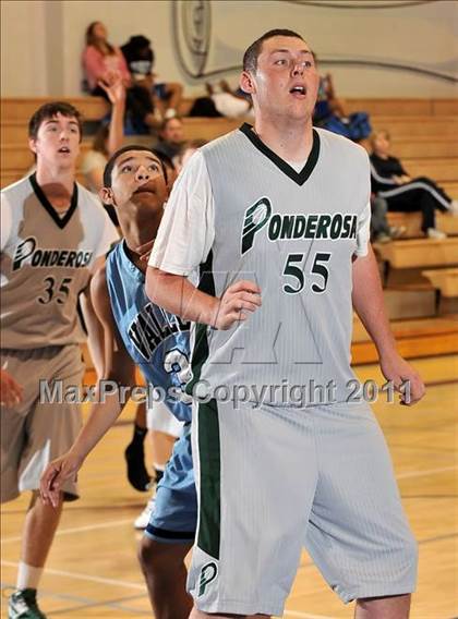 Thumbnail 1 in Ponderosa vs. Santa Ana Valley (MaxPreps Holiday Classic) photogallery.