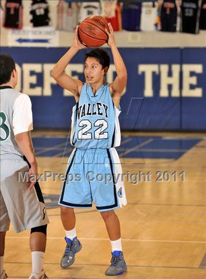Thumbnail 3 in Ponderosa vs. Santa Ana Valley (MaxPreps Holiday Classic) photogallery.